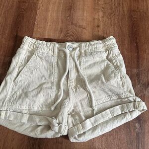 American eagle cream short